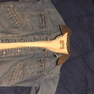 Vintage gap denim jacket with sherperd inside